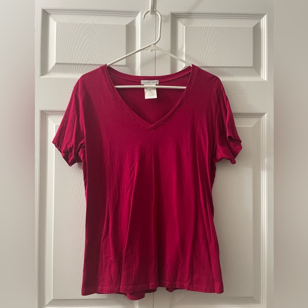 Causal gear Vneck maroon/red shirt